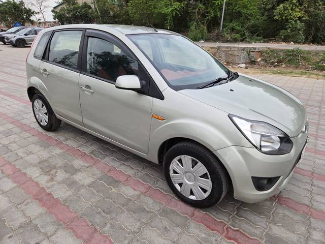 https://images10.gaadi.com/usedcar_image/4385176/original/4a3f59957c19dee69d2e40fabe1c40e7.jpg?imwidth=6400