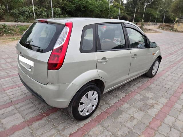 https://images10.gaadi.com/usedcar_image/4385176/original/processed_f147d39135b02f154146a0049ba1919c.jpg?imwidth=6402