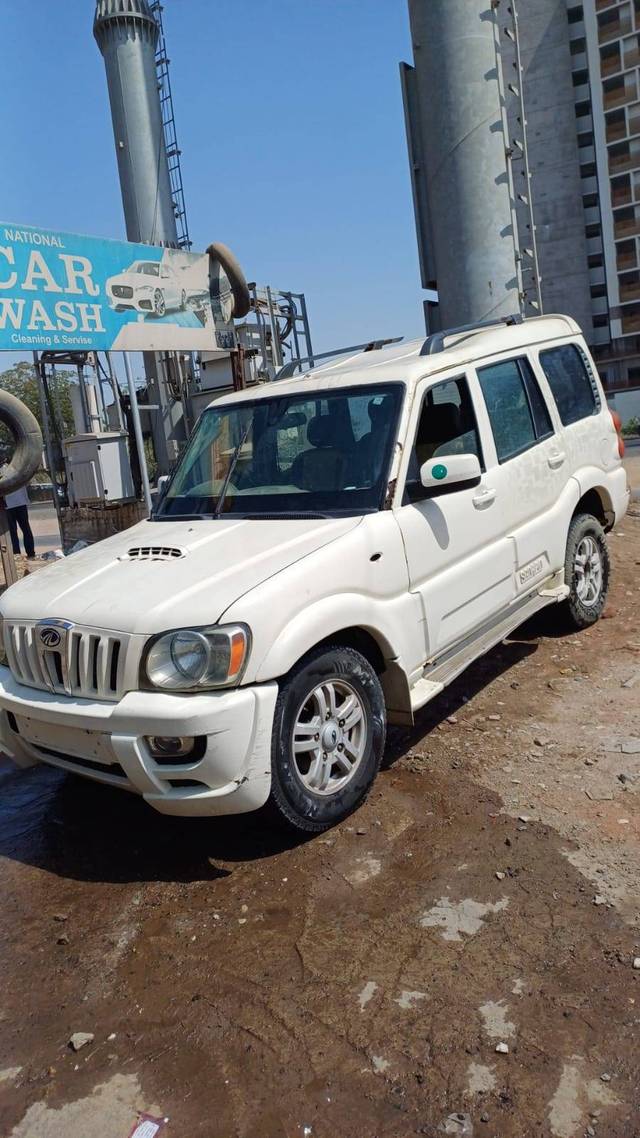 https://images10.gaadi.com/usedcar_image/4385197/original/d3a99c4fbaadfdd0075c38817877c355.jpg?imwidth=6400