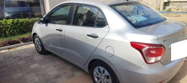 https://images10.gaadi.com/usedcar_image/4385240/original/8283a4296dafb4ada1fe522eb7ccc16d.jpg?imwidth=6400