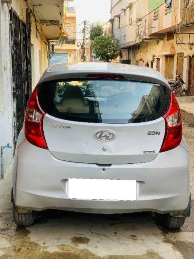 https://images10.gaadi.com/usedcar_image/4385252/original/processed_105f67ea-16b9-424b-b41c-db732ebd8ca4.jpeg?imwidth=6402