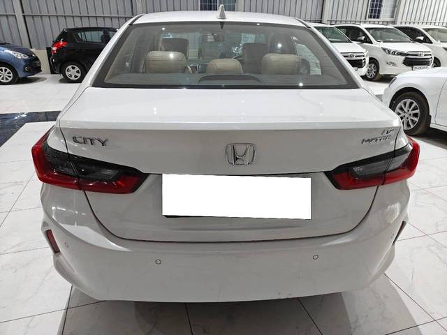 https://images10.gaadi.com/usedcar_image/4385324/original/processed_1f38a75173308de0758d5443caf0e5de.jpg?imwidth=6401