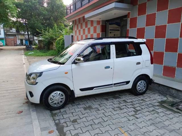 https://images10.gaadi.com/usedcar_image/4385376/original/processed_10855eb0-d527-4854-bba6-ddf5e29eb958.jpg?imwidth=6400