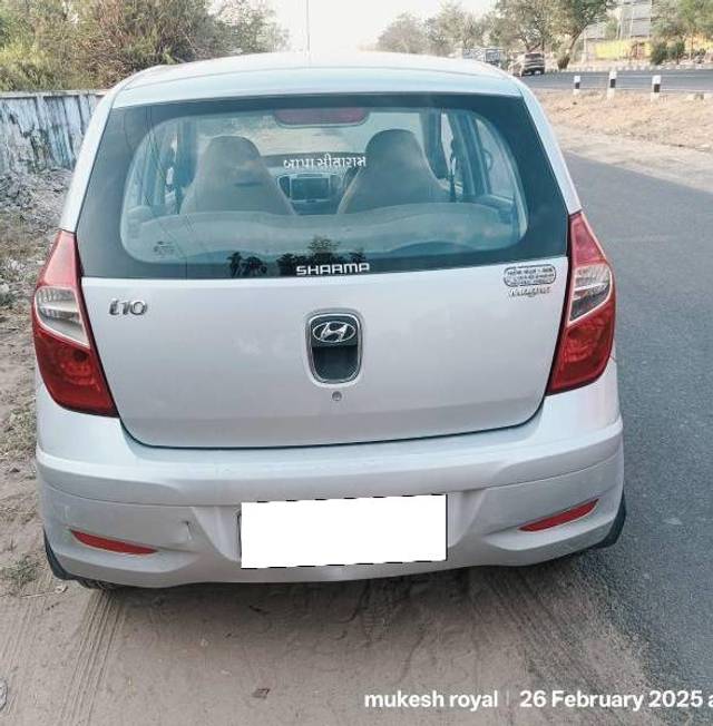 https://images10.gaadi.com/usedcar_image/4385429/original/processed_a4d89bef-f103-49a3-9b2a-bad898c27486.jpg?imwidth=6402