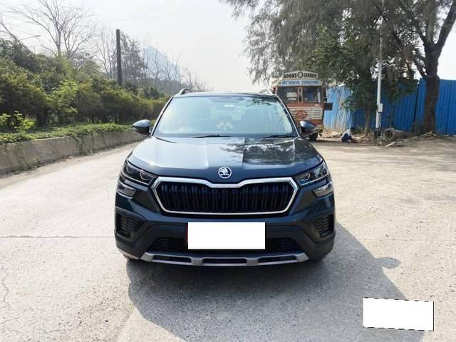 https://images10.gaadi.com/usedcar_image/4385498/original/processed_7b46379f759ca5d3da6f1eaf9f67d82f.jpg?imwidth=6402