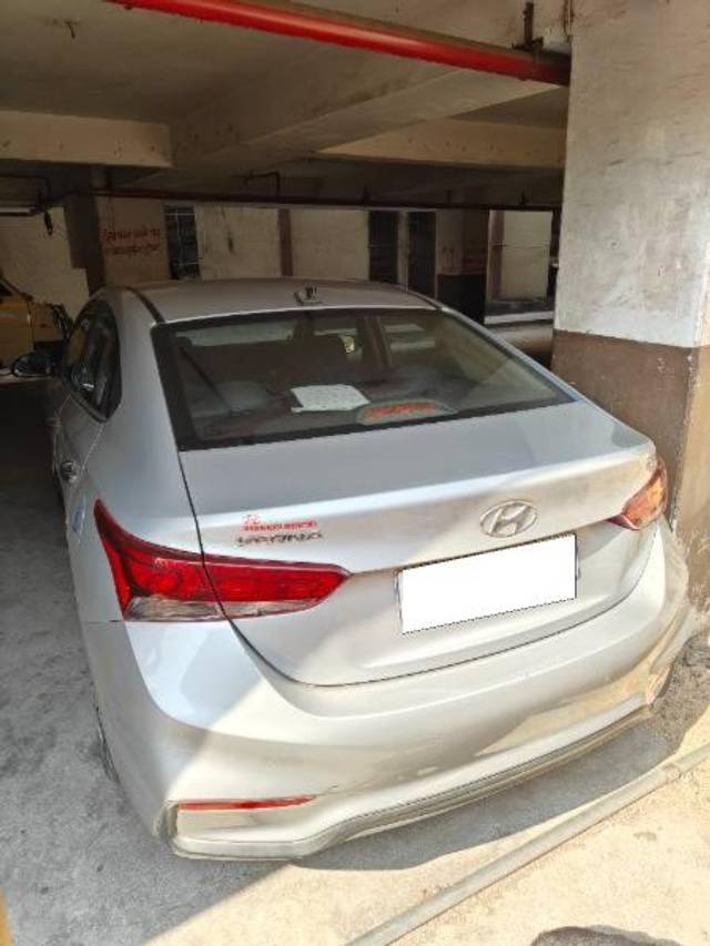 https://images10.gaadi.com/usedcar_image/4385506/original/processed_19d03243-9e6b-430f-b337-2fa169a88597.jpg?imwidth=6401