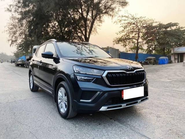 https://images10.gaadi.com/usedcar_image/4385545/original/processed_2ae36a193c1814ce6f71b9f4e04afab1.jpg?imwidth=6400