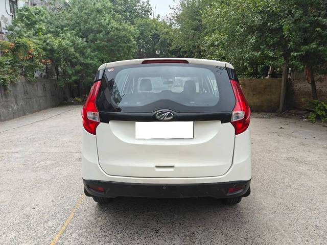 https://images10.gaadi.com/usedcar_image/4385591/original/processed_eb1edddb7019c6dcc28edec61879840d.jpg?imwidth=6402