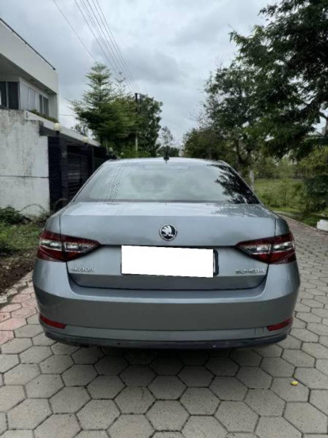 https://images10.gaadi.com/usedcar_image/4385595/original/processed_d7f0312d-8227-4326-bd05-5474f67447db.jpg?imwidth=6401