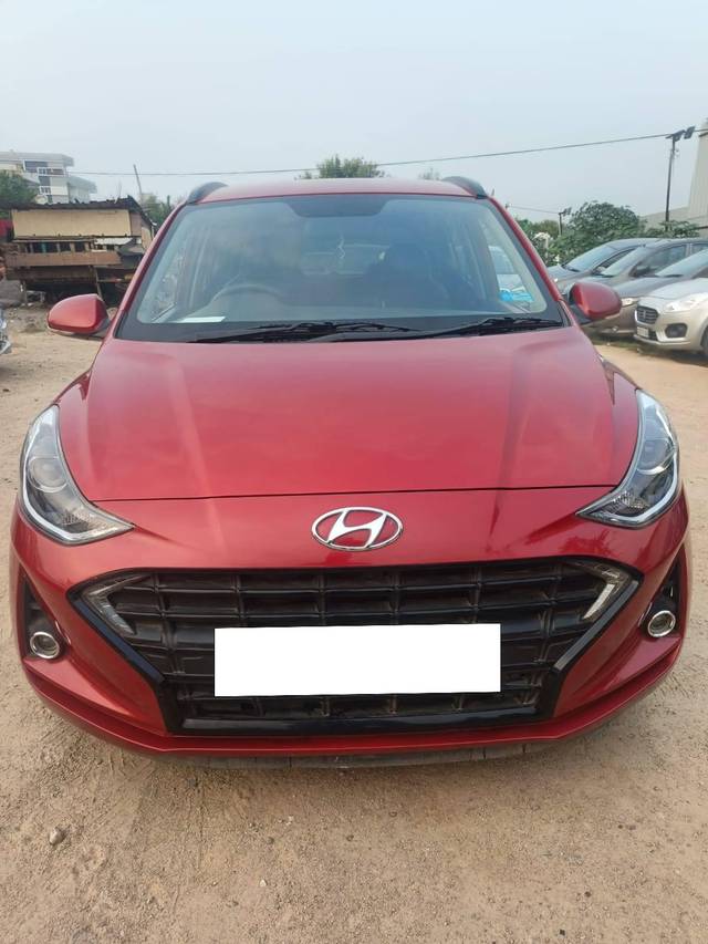 https://images10.gaadi.com/usedcar_image/4385610/original/processed_d4b5012154e00bed20e569f72e09dd4e.jpg?imwidth=6400