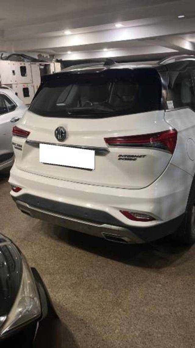 https://images10.gaadi.com/usedcar_image/4385708/original/a683664a897d84f543dd856a5bb3a16b.jpeg?imwidth=6402