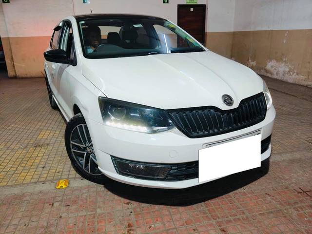 https://images10.gaadi.com/usedcar_image/4385812/original/processed_d5cb16337bb7c5b6bb491bbab4007753.jpg?imwidth=6400