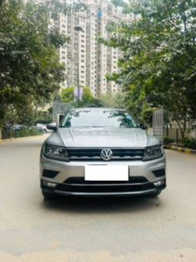 https://images10.gaadi.com/usedcar_image/4385828/original/processed_01ce7bd746f405875d36c91daa804f65.jpg?imwidth=6402