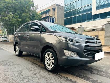 Toyota Innova Crysta 2.4 VX MT BSIV Toyota Innova Crysta 2.4 VX MT BSIV