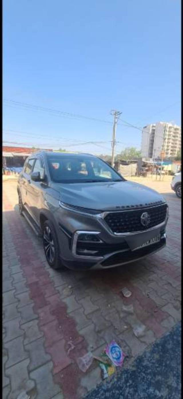 https://images10.gaadi.com/usedcar_image/4385942/original/processed_67ca736e-9de9-4b3a-8863-ffc35a7a8553.jpg?imwidth=6402