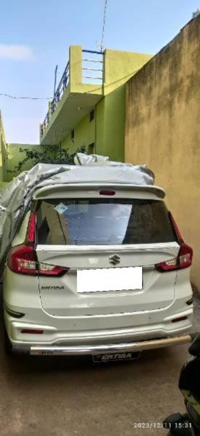 https://images10.gaadi.com/usedcar_image/4386045/original/processed_85402327-eed1-4b7c-8745-8d233d799cb8.jpg?imwidth=6401