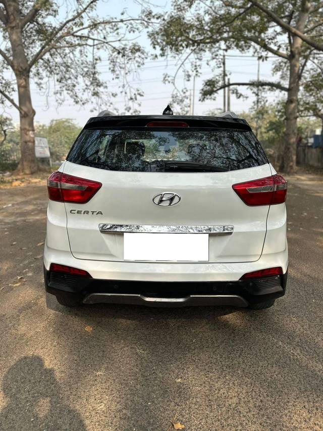 https://images10.gaadi.com/usedcar_image/4386184/original/processed_6234329dac289cbae5e754f90bc2d200.jpg?imwidth=6401