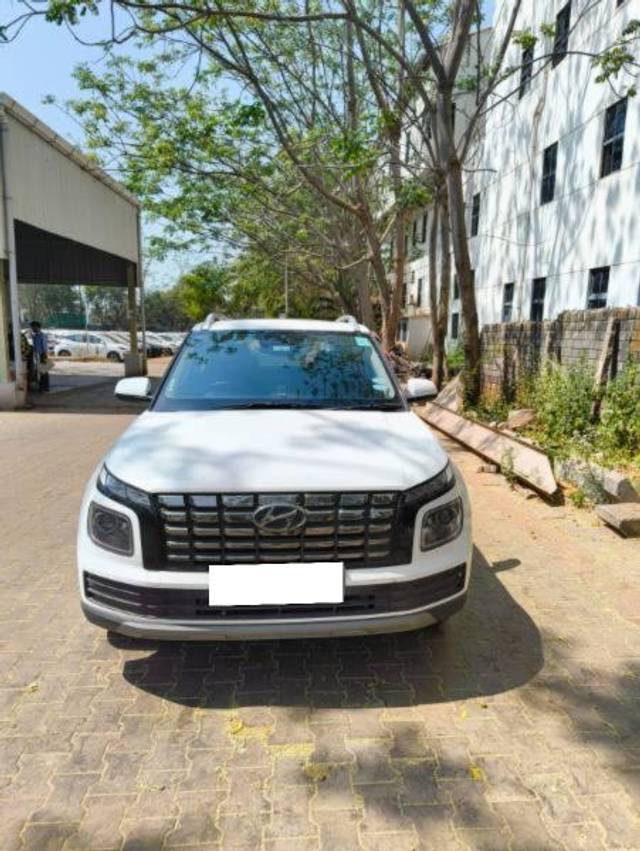 https://images10.gaadi.com/usedcar_image/4386247/original/processed_2644498a-5458-4cab-970d-5cceb718c6a5.jpg?imwidth=6400