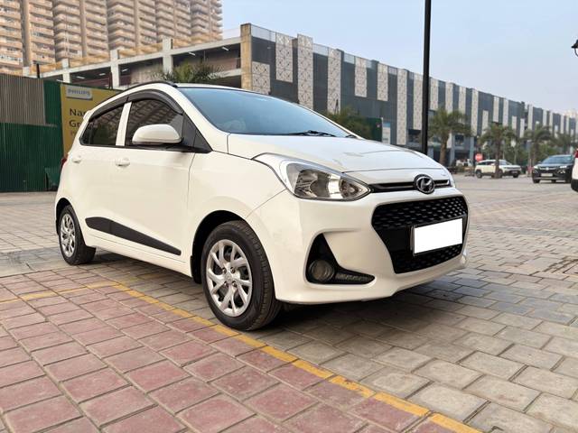 https://images10.gaadi.com/usedcar_image/4386303/original/processed_ab4d951bdaef02ed7084940ca7a8339a.jpg?imwidth=6400