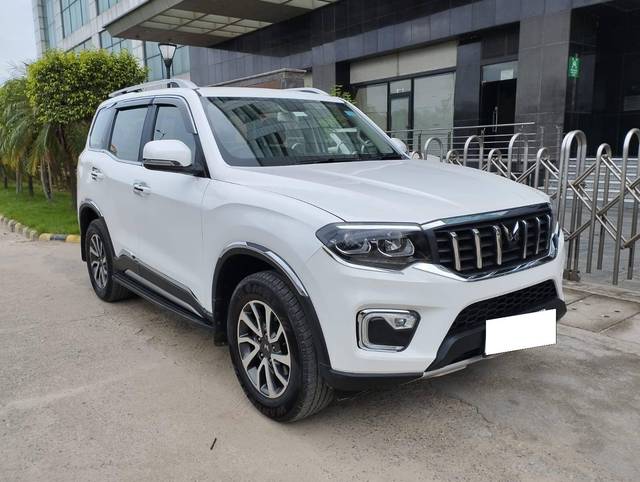 https://images10.gaadi.com/usedcar_image/4386343/original/processed_f83d84af1fc36500e1490198f7aae647.jpg?imwidth=6400