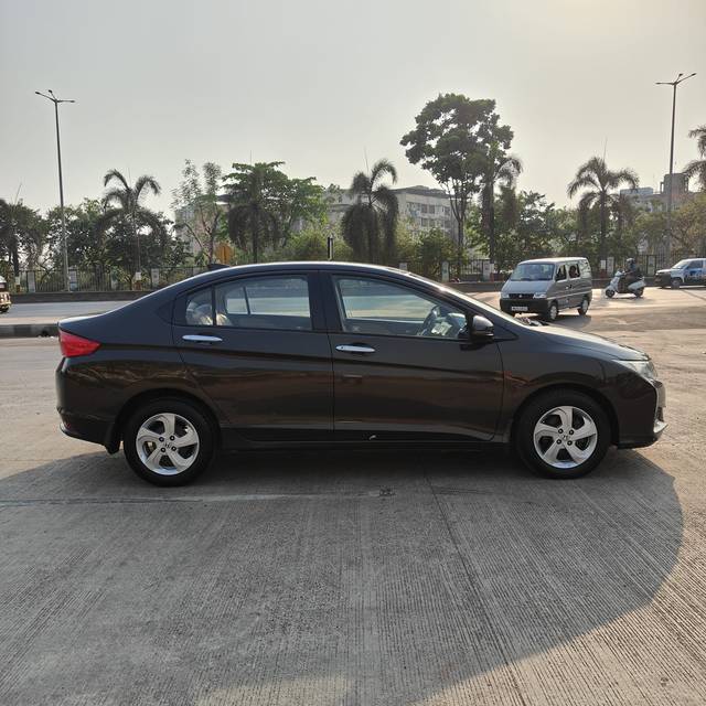 https://images10.gaadi.com/usedcar_image/4386392/original/4c9e1e6659c6ec527f67655afc70f09e.jpg?imwidth=6401