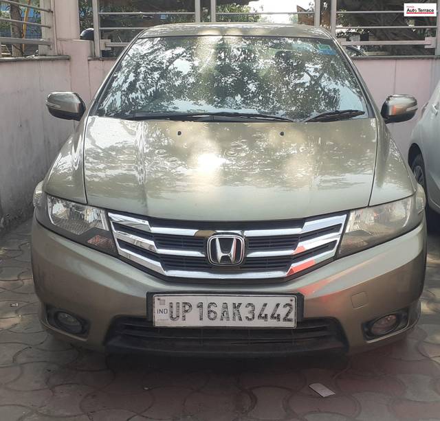 https://images10.gaadi.com/usedcar_image/4386404/original/e23fd5bc2bd76507d9a8993abce9a156.jpg?imwidth=6400