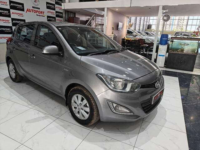 https://images10.gaadi.com/usedcar_image/4386467/original/processed_2d6aaa0d4e4a7bb42a9ced45e23fb449.jpg?imwidth=6400