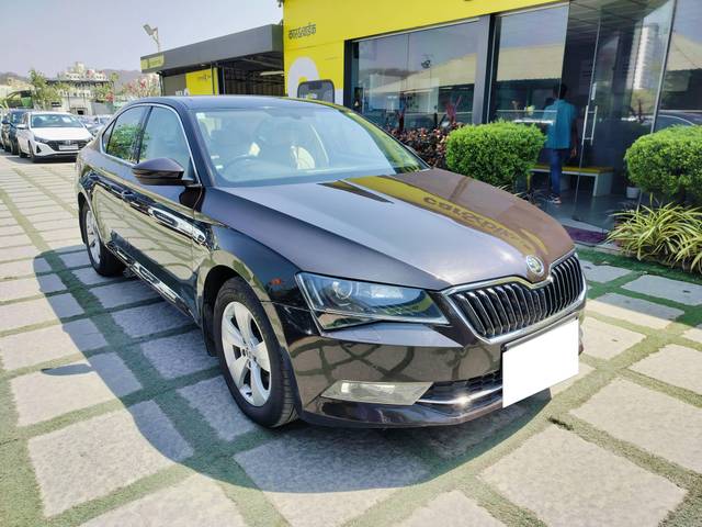 https://images10.gaadi.com/usedcar_image/4386476/original/processed_04274c67d9b268379f5b0552603f4389.jpg?imwidth=6400