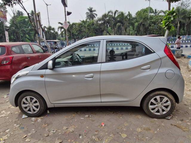 https://images10.gaadi.com/usedcar_image/4386486/original/processed_a30d90b3feb5bed9467ad0649a7504e3.jpg?imwidth=6402