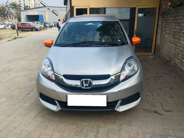 https://images10.gaadi.com/usedcar_image/4386532/original/processed_36e019bb7b5e815523f008e0a204dd72.jpg?imwidth=6402