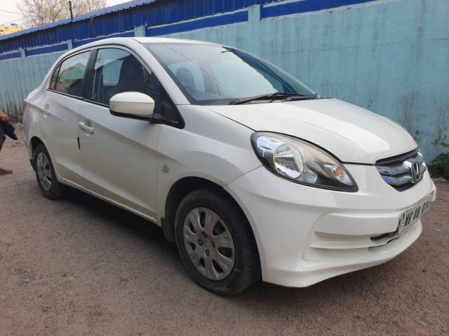 https://images10.gaadi.com/usedcar_image/4386711/original/processed_b3d0599d96ca25746a2d67ecae2c237a.jpg?imwidth=6400