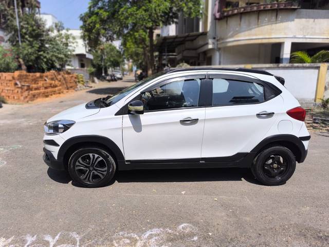 https://images10.gaadi.com/usedcar_image/4386719/original/3ca5acf1def96aa201ec3b775f740495.jpg?imwidth=6402