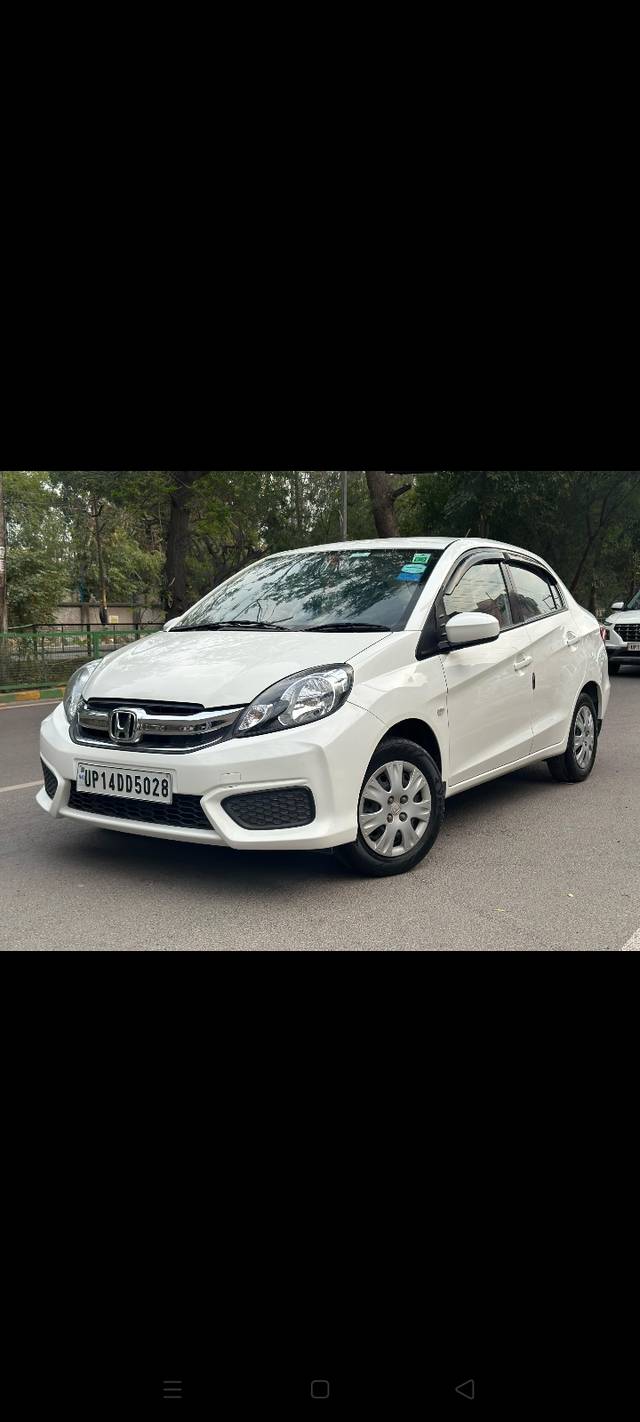 https://images10.gaadi.com/usedcar_image/4386808/original/f15baa6ad5c0177830a31090fe0fa3fa.jpg?imwidth=6402