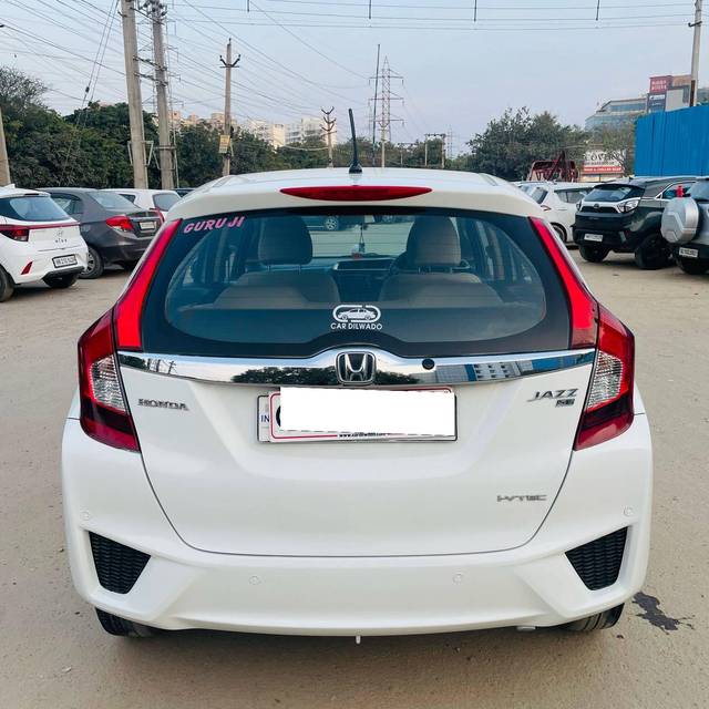 https://images10.gaadi.com/usedcar_image/4386857/original/processed_9c08fee09341d01b22eb36a6b5272b55.jpg?imwidth=6401