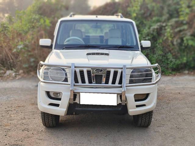 https://images10.gaadi.com/usedcar_image/4386981/original/processed_6c47d3eb2cb426d0c43d728f519557a0.jpeg?imwidth=6400