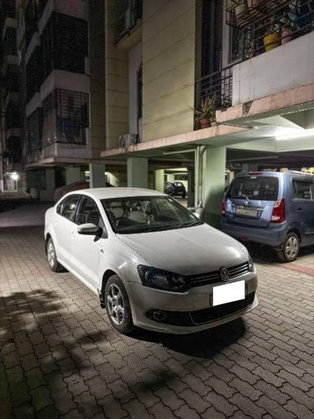 https://images10.gaadi.com/usedcar_image/4387053/original/processed_82f9aae1-4a8e-4c6f-af4f-9e628383833b.jpeg?imwidth=6400