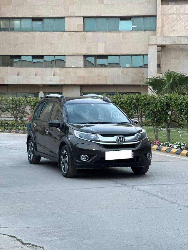 https://images10.gaadi.com/usedcar_image/4387257/original/processed_1b3e2f208bc22d4c1f692bf1f81d576e.jpg?imwidth=6400