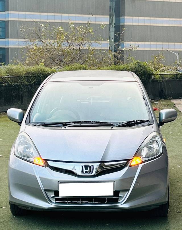 https://images10.gaadi.com/usedcar_image/4387285/original/processed_8b6b7b490ff2658ccc890219ef764b85.jpg?imwidth=6400