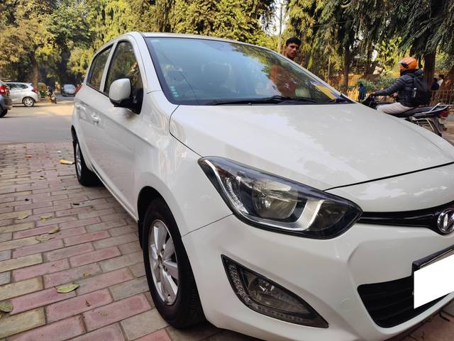 https://images10.gaadi.com/usedcar_image/4387298/original/processed_c5d57fdbce6ca5a170d79d7da2c337e9.jpg?imwidth=6401