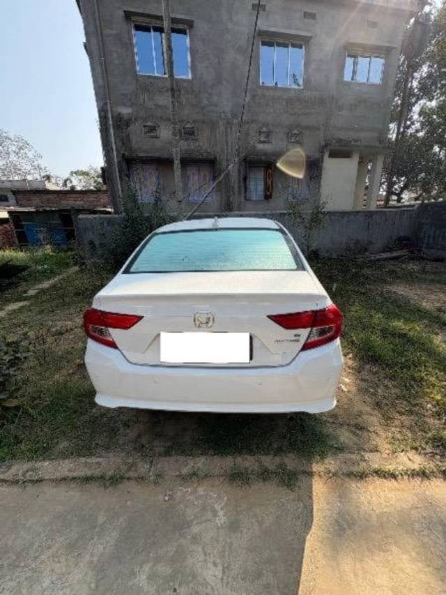 https://images10.gaadi.com/usedcar_image/4387335/original/processed_38476be1-c271-4d17-a5ed-3341dab1fc53.jpeg?imwidth=6402