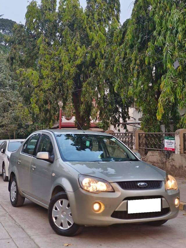 https://images10.gaadi.com/usedcar_image/4387342/original/processed_1450cb43b6888081d45d97e397021aee.jpg?imwidth=6400