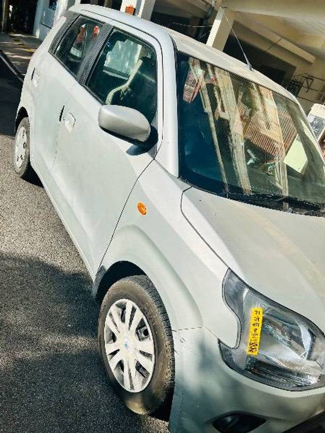 https://images10.gaadi.com/usedcar_image/4387357/original/2dd0303bc3a7fe22124ab781b0b6b19f.jpeg?imwidth=6401