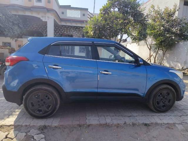 https://images10.gaadi.com/usedcar_image/4387360/original/processed_40eb2ca4-7044-420b-93c8-41597841453d.jpg?imwidth=6401