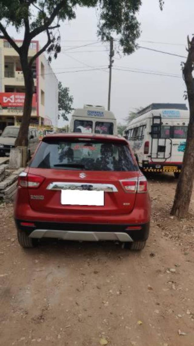 https://images10.gaadi.com/usedcar_image/4387468/original/processed_d7ed951b-60d5-4fb8-90f0-94fed91a4a98.jpg?imwidth=6402