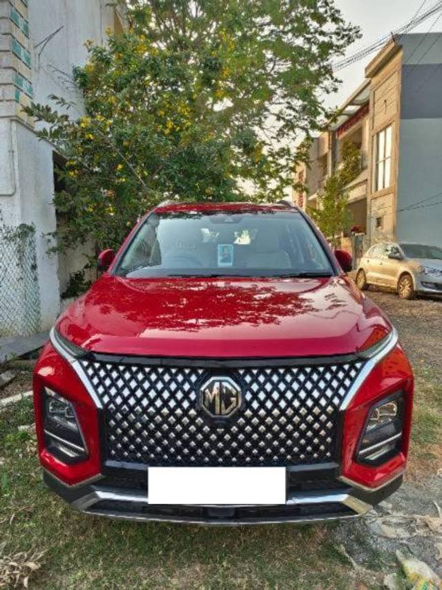 https://images10.gaadi.com/usedcar_image/4387583/original/processed_9151fdd1-b0c1-43e8-99e1-098dfd790340.jpg?imwidth=6400