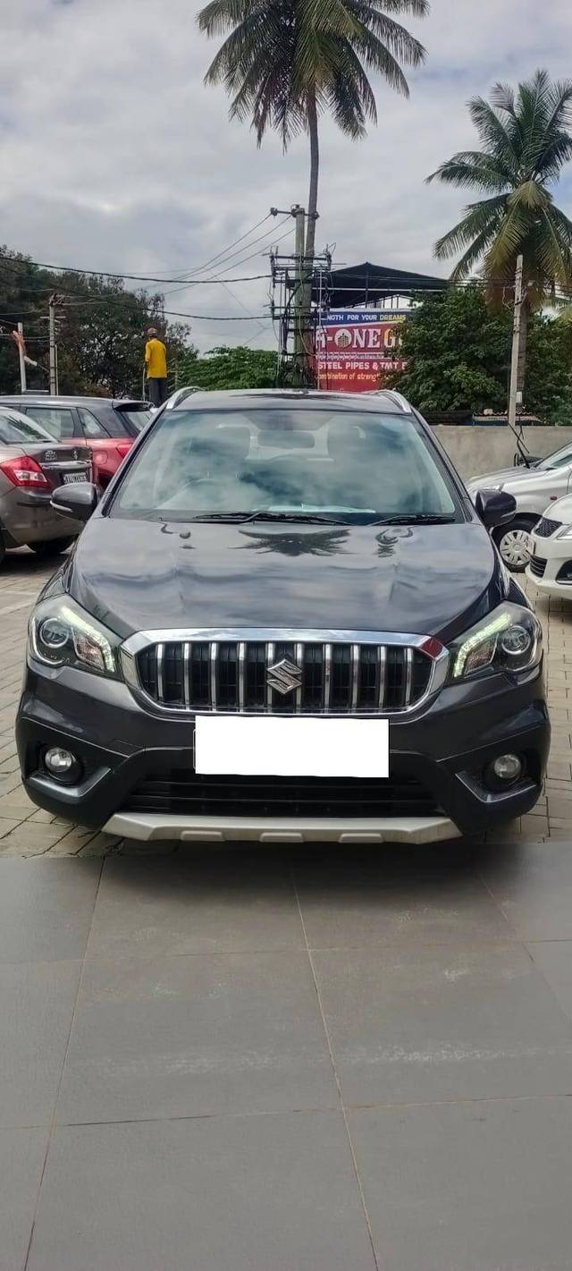 https://images10.gaadi.com/usedcar_image/4387600/original/5da20e1dd8c340ac118c8ab49e93f8a2.jpg?imwidth=6400