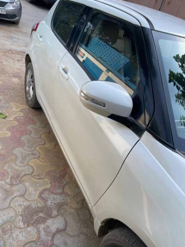 https://images10.gaadi.com/usedcar_image/4387669/original/df9fce1e1a8d1d23c4aed0bfe654b838.jpeg?imwidth=6400