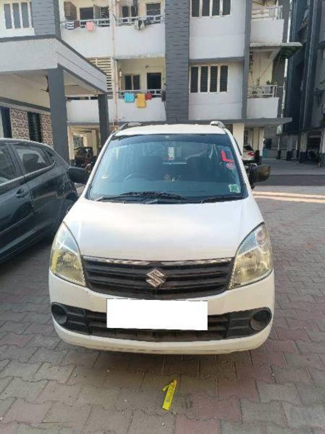 https://images10.gaadi.com/usedcar_image/4387679/original/a90141f3ea25bf32cc41fa1883542056.jpg?imwidth=6400