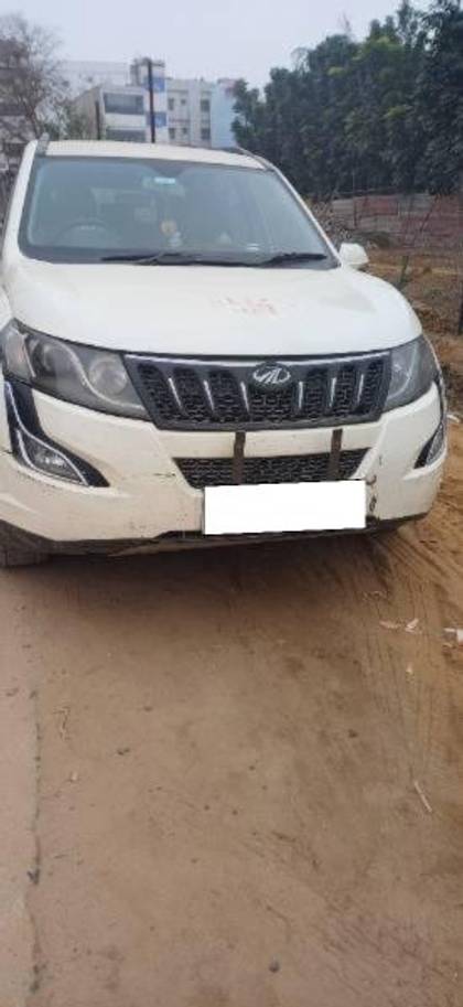 Mahindra XUV500 AT W10 FWD