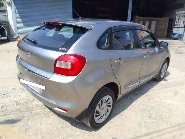 https://images10.gaadi.com/usedcar_image/4387705/original/processed_02594e69163add2906f242f09f11cc55.jpg?imwidth=6402